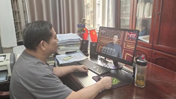 武陵区残联集中收看纪念中国人民抗日战争暨世界反法西斯战争胜利80周年大会