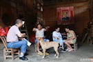 武陵区残联石门贫困村里认“亲戚”